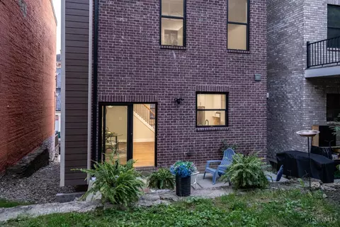 Exterior - 148 Mulberry St, Cincinnati, OH 45202 photo 3 of 4