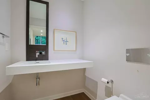 Bath - 3499 Windisch Ave, Cincinnati, OH 45208 photo 3 of 8