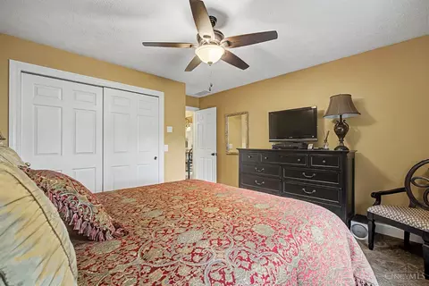 Bedroom - 55 Pinehurst Pl, Springboro, OH 45066 photo 2 of 6