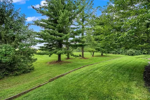 Exterior - 55 Pinehurst Pl, Springboro, OH 45066 photo 12 of 15