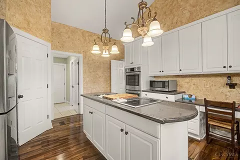 Kitchen - 55 Pinehurst Pl, Springboro, OH 45066 photo 4 of 8