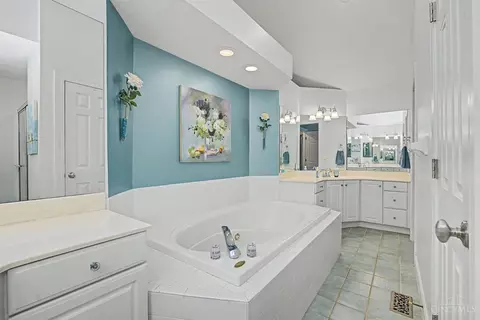 Bath - 55 Pinehurst Pl, Springboro, OH 45066 photo 6 of 6