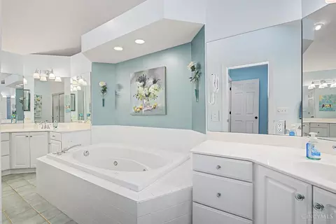 Bath - 55 Pinehurst Pl, Springboro, OH 45066 photo 3 of 6