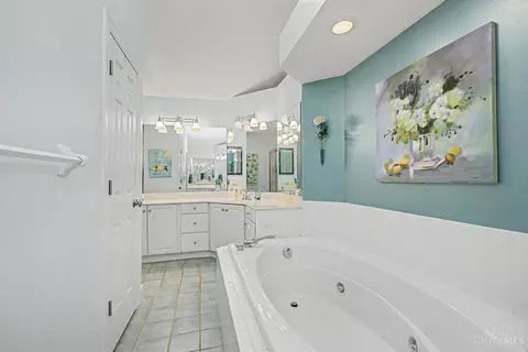 Bath - 55 Pinehurst Pl, Springboro, OH 45066 photo 4 of 6