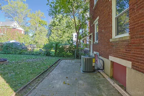 Exterior - 1125 Seton Ave, Cincinnati, OH 45205 photo 5 of 9