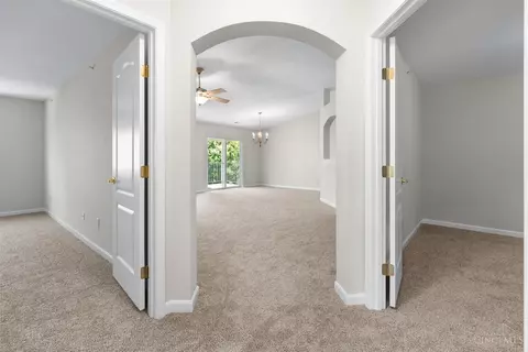 Entry Way - 4654 Trophy Ln, Batavia, OH 45103 photo 2 of 7