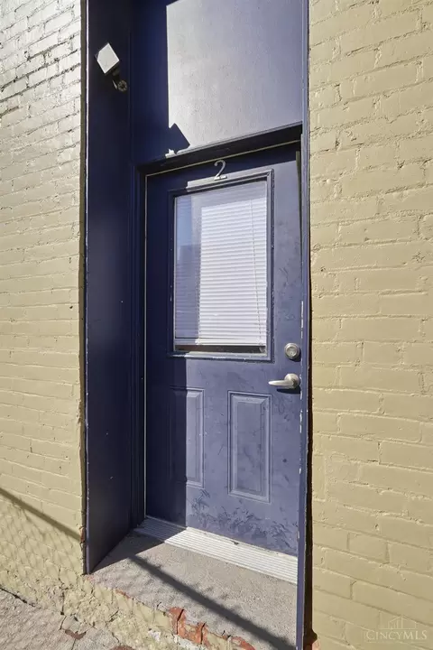 Exterior - 5 University Ave, Cincinnati, OH 45219 photo 2 of 5