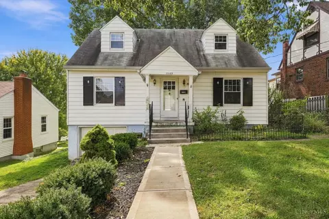 3289 Van Zandt Dr, Cincinnati, OH 45211