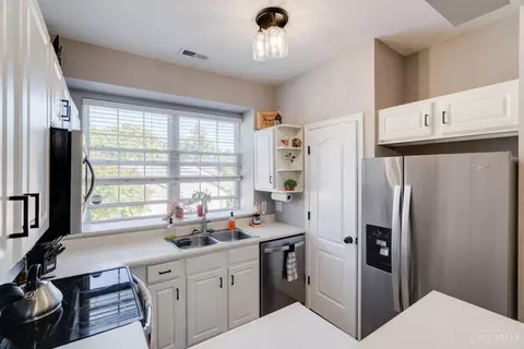Kitchen - 6559 Silverfox Dr, Cincinnati, OH 45230 photo 2 of 3
