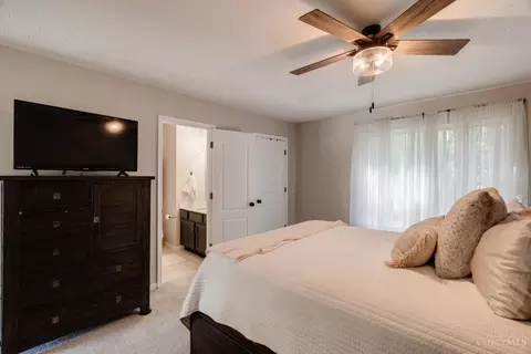 Bedroom - 6559 Silverfox Dr, Cincinnati, OH 45230 photo 4 of 4