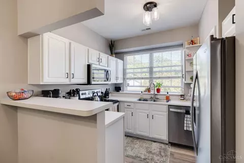 Kitchen - 6559 Silverfox Dr, Cincinnati, OH 45230 photo 1 of 3