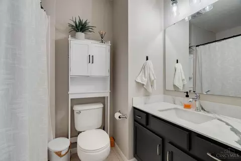 Bath - 6559 Silverfox Dr, Cincinnati, OH 45230 photo 1 of 3