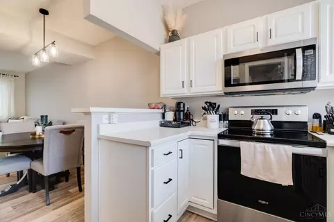Kitchen - 6559 Silverfox Dr, Cincinnati, OH 45230 photo 3 of 3