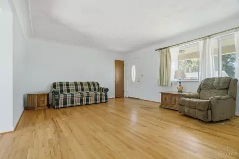 Living - 106 Etta Ave, Harrison, OH 45030 photo 2 of 4