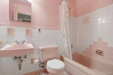 Bath - 106 Etta Ave, Harrison, OH 45030 photo 1 of 2