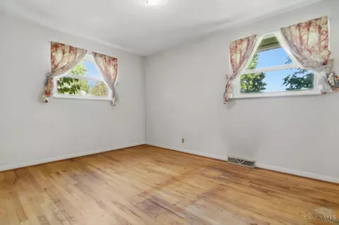 Bedroom - 106 Etta Ave, Harrison, OH 45030 photo 5 of 7