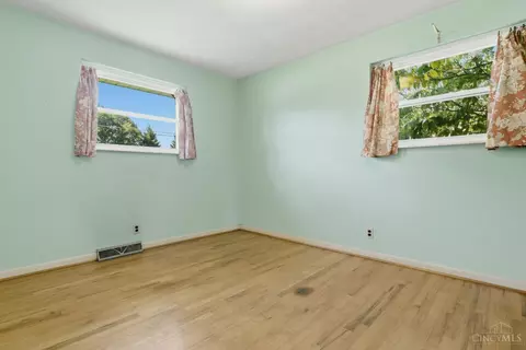 Bedroom - 106 Etta Ave, Harrison, OH 45030 photo 3 of 7