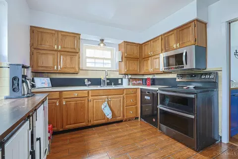 Kitchen - 1737 Madison Ave, Mount Healthy, OH 45231 photo 1 of 4