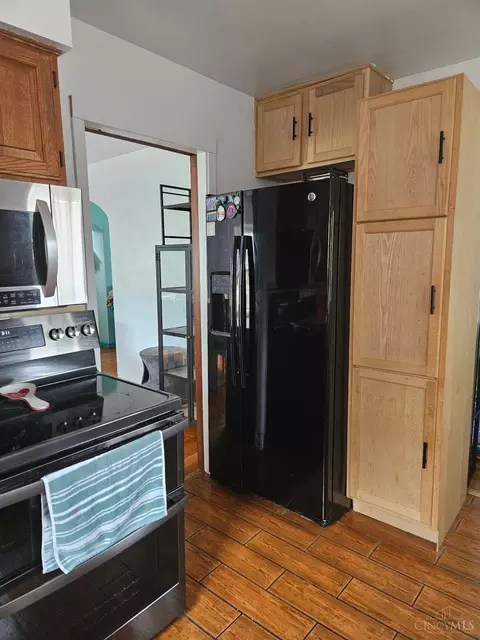 Kitchen - 1737 Madison Ave, Mount Healthy, OH 45231 photo 3 of 4