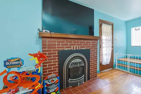 Living - 1737 Madison Ave, Mount Healthy, OH 45231 photo 3 of 3