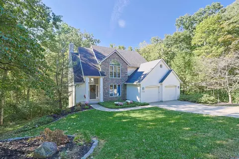 5748 Golf Crest Dr, Beckett Ridge, OH 45069