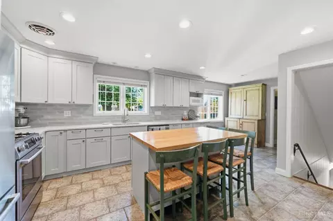 Kitchen - 6626 Rollaway Rd, Cincinnati, OH 45236 photo 4 of 5