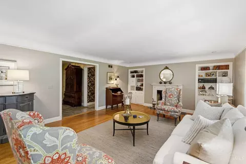 Living - 6626 Rollaway Rd, Cincinnati, OH 45236 photo 2 of 9