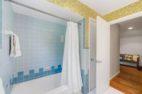 Bath - 6626 Rollaway Rd, Cincinnati, OH 45236 photo 6 of 6