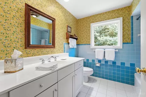 Bath - 6626 Rollaway Rd, Cincinnati, OH 45236 photo 5 of 6