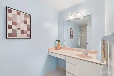 Bath - 6318 Tarton Fields Ln, Mason, OH 45040 photo 7 of 7