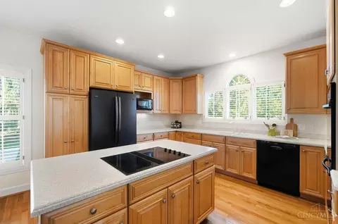 Kitchen - 6318 Tarton Fields Ln, Mason, OH 45040 photo 2 of 7