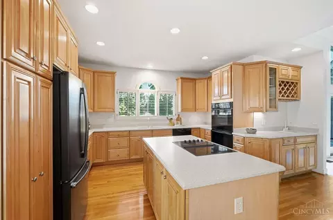 Kitchen - 6318 Tarton Fields Ln, Mason, OH 45040 photo 3 of 7