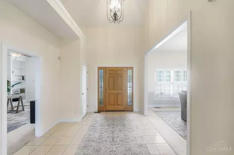 Entry Way - 6318 Tarton Fields Ln, Mason, OH 45040 photo 2 of 4