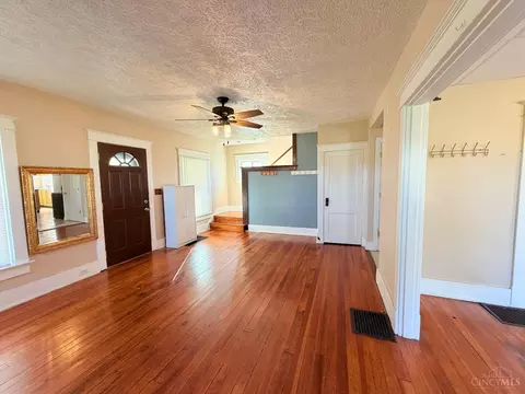 Living - 1217 Eureka Dr, Kettering, OH 45419 photo 3 of 7