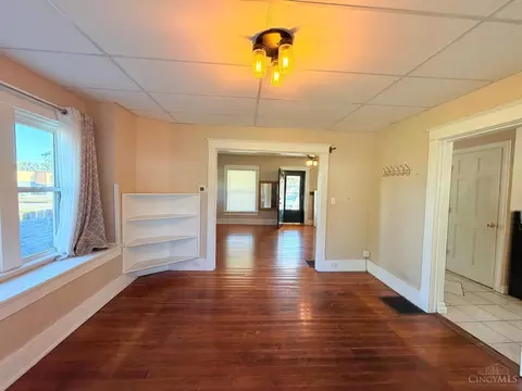 Living - 1217 Eureka Dr, Kettering, OH 45419 photo 5 of 7