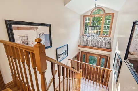 Entry Way - 5599 Rapid Run Rd, Cincinnati, OH 45238 photo 7 of 8