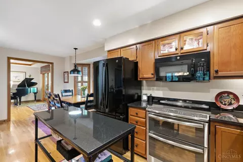 Kitchen - 5599 Rapid Run Rd, Cincinnati, OH 45238 photo 4 of 6