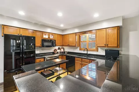 Kitchen - 5599 Rapid Run Rd, Cincinnati, OH 45238 photo 3 of 6