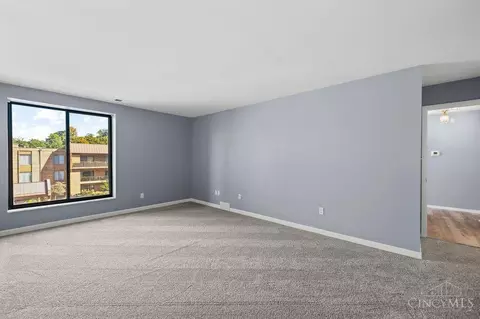 Living - 3533 Amberacres Dr, Cincinnati, OH 45237 photo 8 of 8
