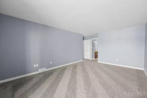 Living - 3533 Amberacres Dr, Cincinnati, OH 45237 photo 7 of 8