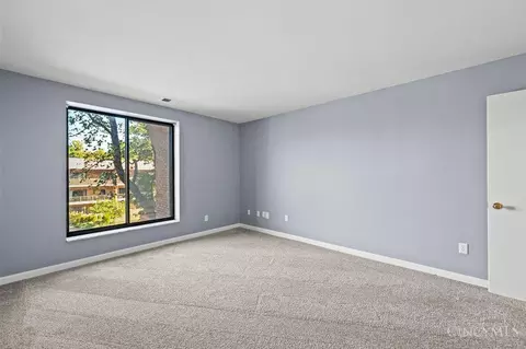 Bedroom - 3533 Amberacres Dr, Cincinnati, OH 45237 photo 3 of 4