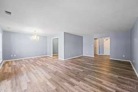 Living - 3533 Amberacres Dr, Cincinnati, OH 45237 photo 3 of 8