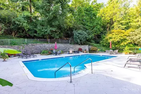 Exterior - 3533 Amberacres Dr, Cincinnati, OH 45237 photo 8 of 9