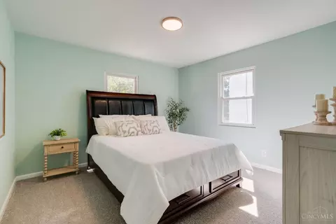 Bedroom - 6017 Elbrook Ave, Golf Manor, OH 45237 photo 1 of 7