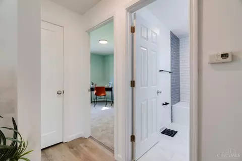 Entry Way - 6017 Elbrook Ave, Golf Manor, OH 45237 photo 1 of 3