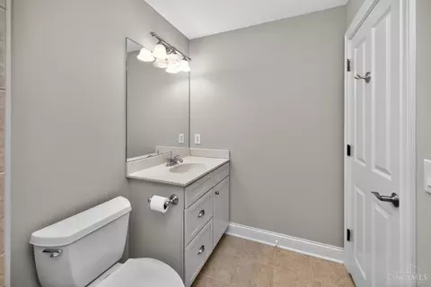 Bath - 6607 Red Hawk Ct, Hamilton Township, OH 45039 photo 7 of 11