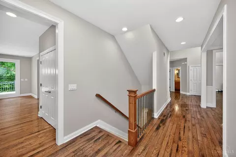 Entry Way - 6607 Red Hawk Ct, Hamilton Township, OH 45039 photo 5 of 5