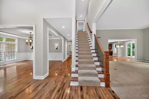 Entry Way - 6607 Red Hawk Ct, Hamilton Township, OH 45039 photo 3 of 5