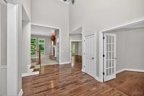 Entry Way - 6607 Red Hawk Ct, Hamilton Township, OH 45039 photo 1 of 5