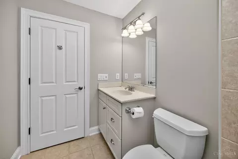 Bath - 6607 Red Hawk Ct, Hamilton Township, OH 45039 photo 9 of 11